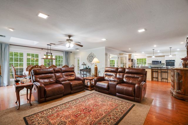 146 County Road 33985, Powderly, TX 75473