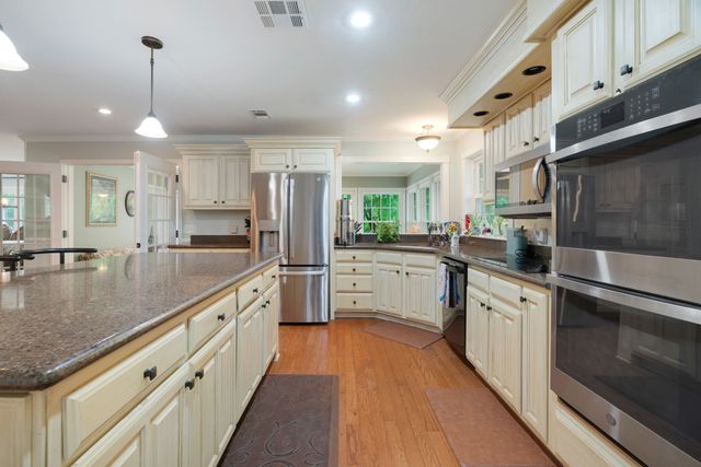 146 County Road 33985, Powderly, TX 75473