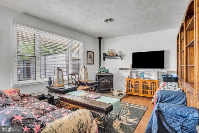 301 CATHERINE ST, Greencastle, PA 17225