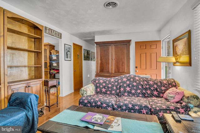 301 CATHERINE ST, Greencastle, PA 17225