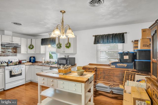 301 CATHERINE ST, Greencastle, PA 17225
