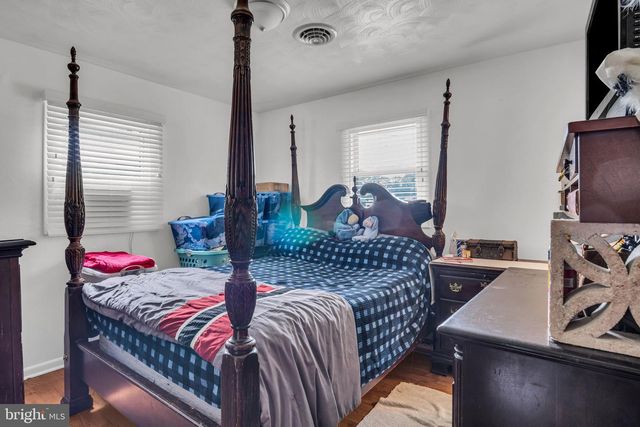 301 CATHERINE ST, Greencastle, PA 17225