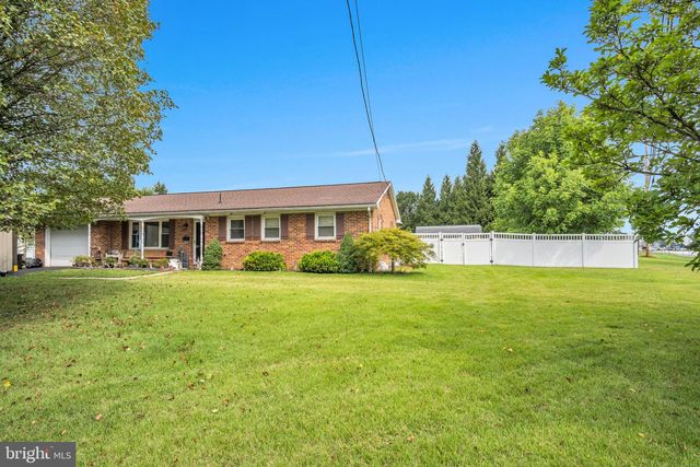 301 CATHERINE ST, Greencastle, PA 17225