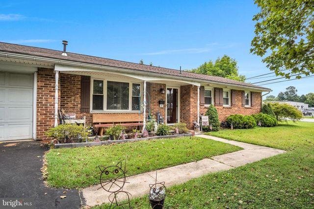 301 CATHERINE ST, Greencastle, PA 17225