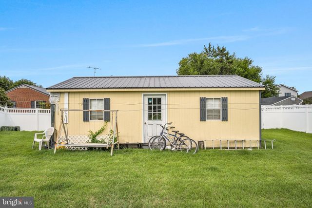 301 CATHERINE ST, Greencastle, PA 17225