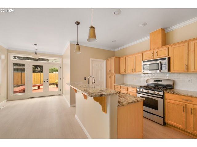1871 HEITZMAN Way, Eugene, OR 97402