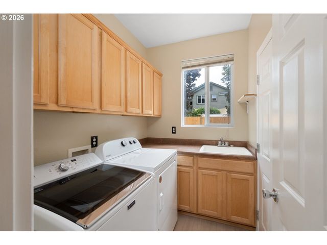 1871 HEITZMAN Way, Eugene, OR 97402