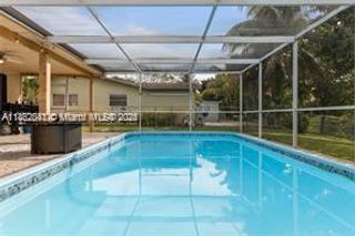 8800 NW 3rd St, Pembroke Pines, FL 33024