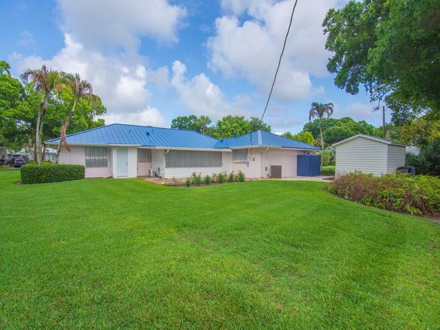2301 Avalon Avenue, Vero Beach, FL 32960
