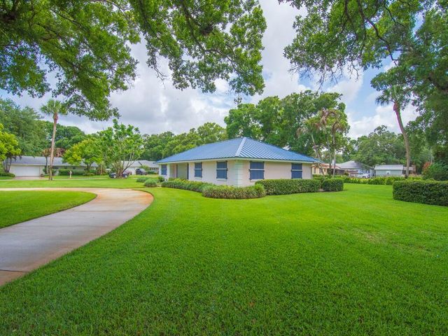 2301 Avalon Avenue, Vero Beach, FL 32960