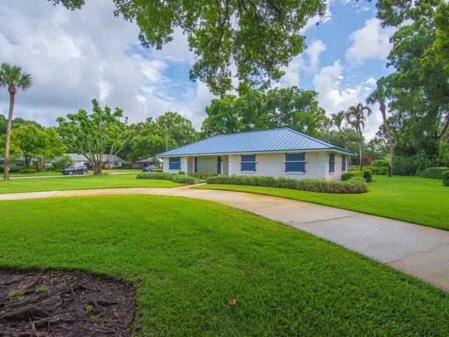 2301 Avalon Avenue, Vero Beach, FL 32960