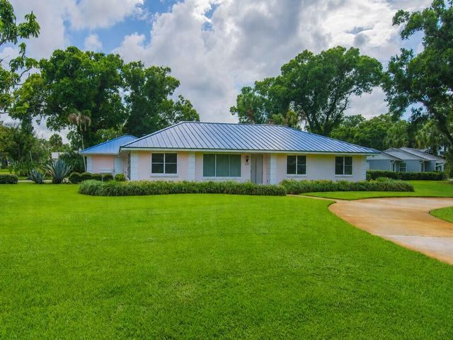2301 Avalon Avenue, Vero Beach, FL 32960