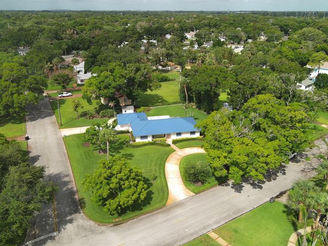 2301 Avalon Avenue, Vero Beach, FL 32960