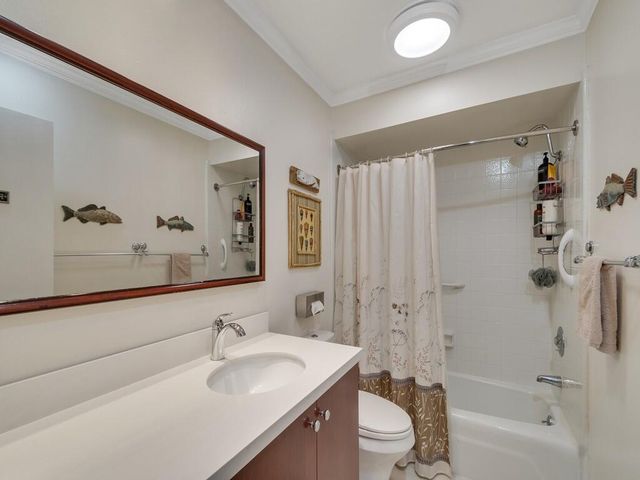 2301 Avalon Avenue, Vero Beach, FL 32960