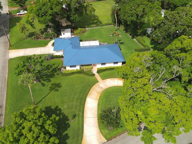 2301 Avalon Avenue, Vero Beach, FL 32960