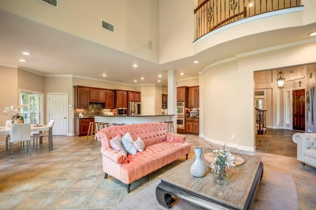 67 N Pentenwell Circle, Spring, TX 77382