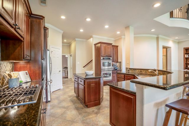 67 N Pentenwell Circle, Spring, TX 77382