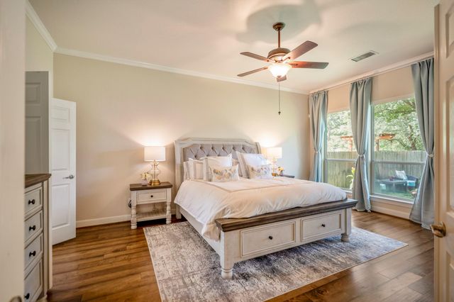 67 N Pentenwell Circle, Spring, TX 77382