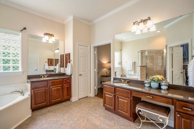 67 N Pentenwell Circle, Spring, TX 77382