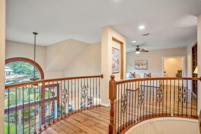 67 N Pentenwell Circle, Spring, TX 77382