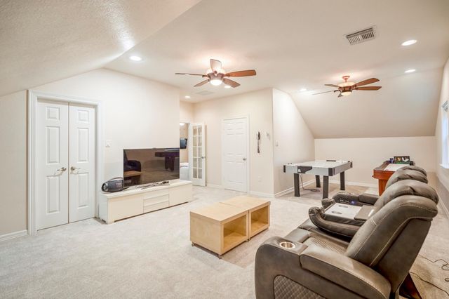 67 N Pentenwell Circle, Spring, TX 77382