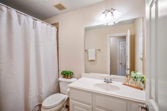 67 N Pentenwell Circle, Spring, TX 77382