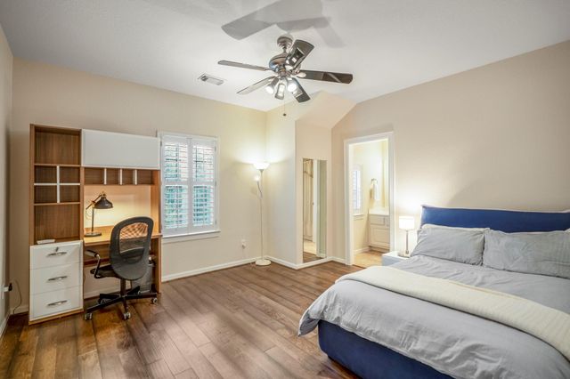 67 N Pentenwell Circle, Spring, TX 77382