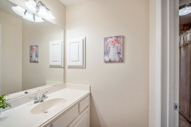 67 N Pentenwell Circle, Spring, TX 77382