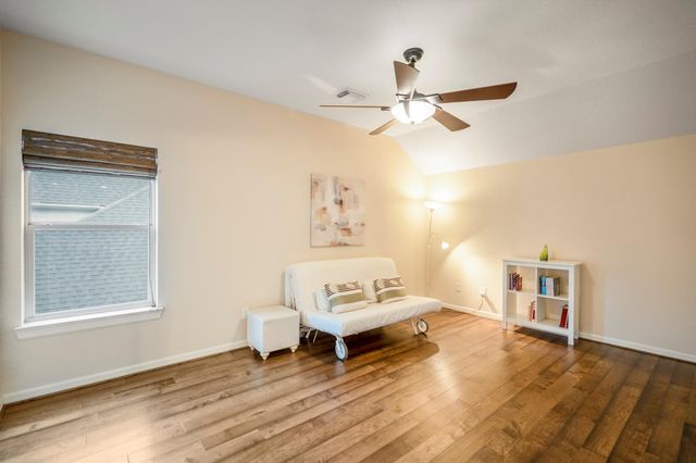 67 N Pentenwell Circle, Spring, TX 77382