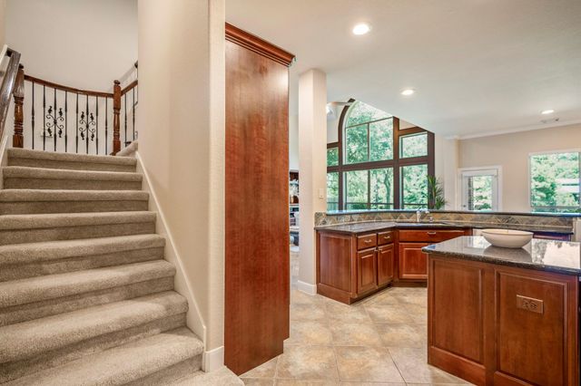 67 N Pentenwell Circle, Spring, TX 77382