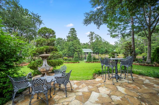 67 N Pentenwell Circle, Spring, TX 77382