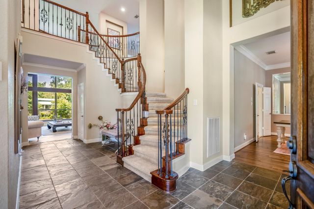 67 N Pentenwell Circle, Spring, TX 77382