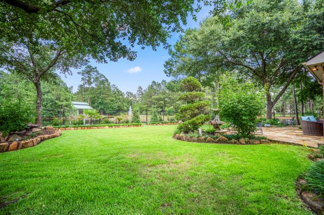 67 N Pentenwell Circle, Spring, TX 77382