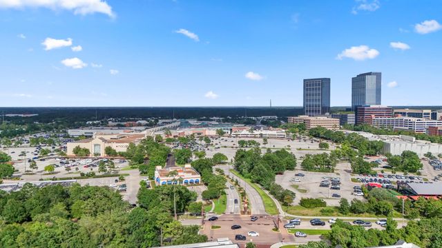 67 N Pentenwell Circle, Spring, TX 77382