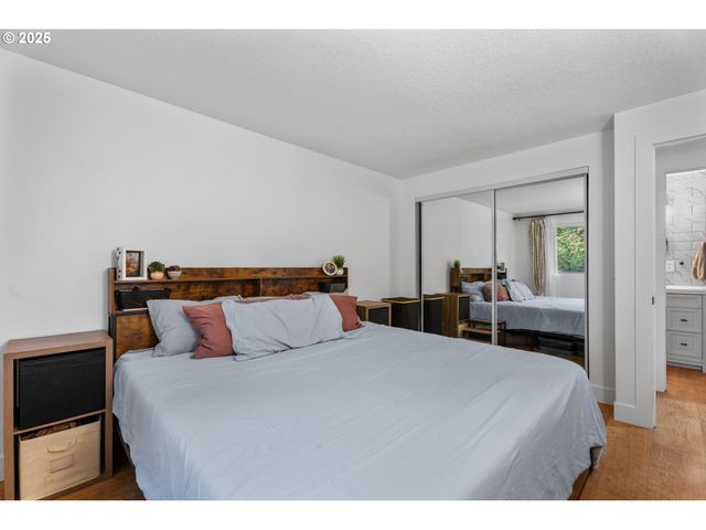 2356 Se DOVE St, Hillsboro, OR 97123