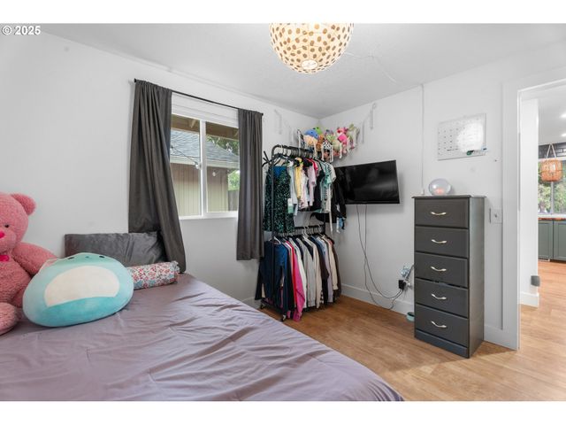 2356 Se DOVE St, Hillsboro, OR 97123