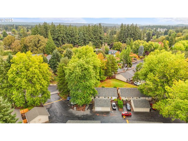 2356 Se DOVE St, Hillsboro, OR 97123