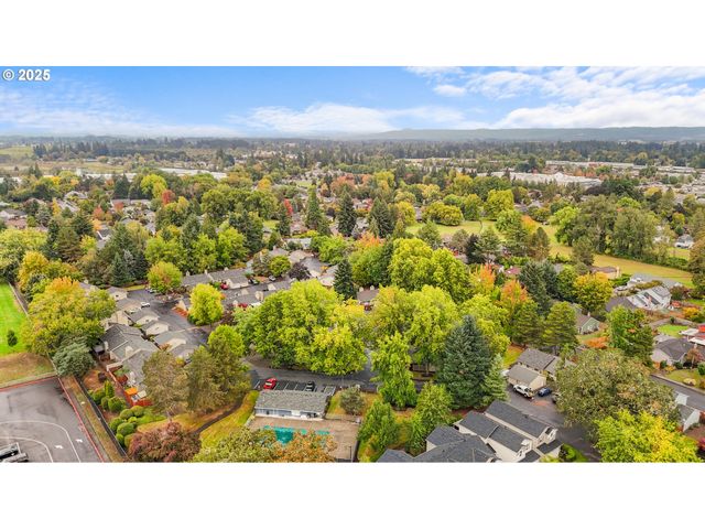 2356 Se DOVE St, Hillsboro, OR 97123