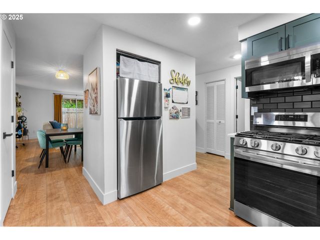 2356 Se DOVE St, Hillsboro, OR 97123