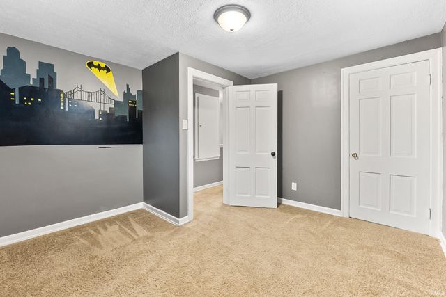 220 W Fleming Avenue, Fort Wayne, IN 46807
