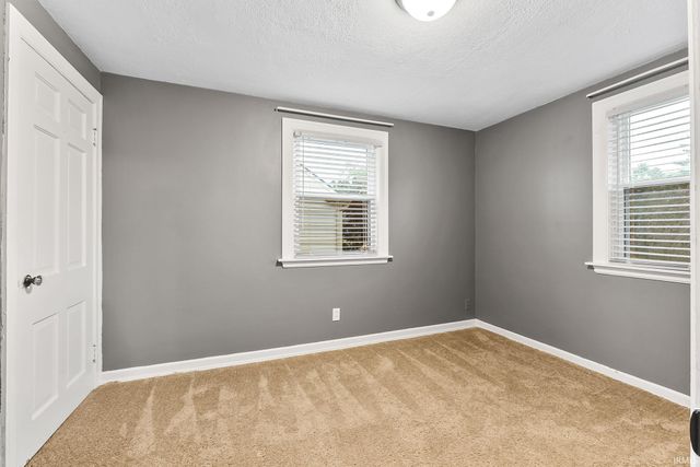 220 W Fleming Avenue, Fort Wayne, IN 46807