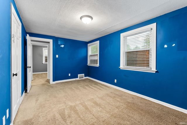 220 W Fleming Avenue, Fort Wayne, IN 46807