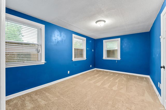 220 W Fleming Avenue, Fort Wayne, IN 46807