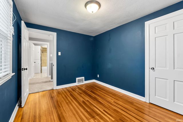 220 W Fleming Avenue, Fort Wayne, IN 46807