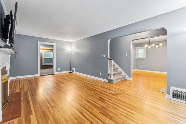220 W Fleming Avenue, Fort Wayne, IN 46807