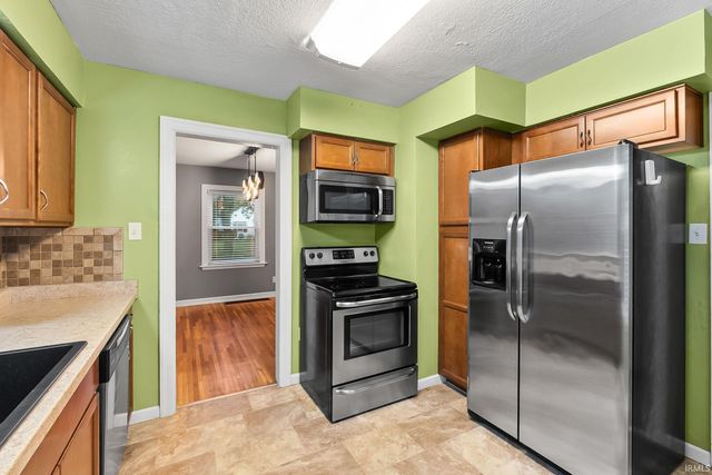 220 W Fleming Avenue, Fort Wayne, IN 46807