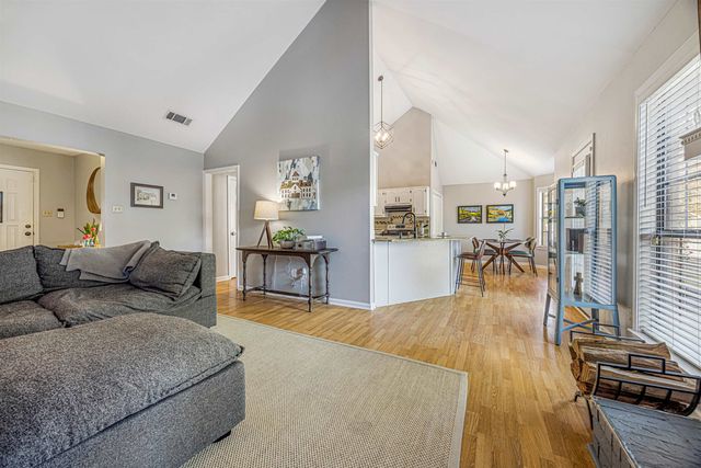 6356 EASTBRIER DR, Bartlett, TN 38135