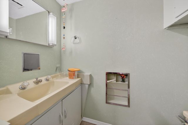 621 SOMERSET Drive, Kokomo, IN 46902