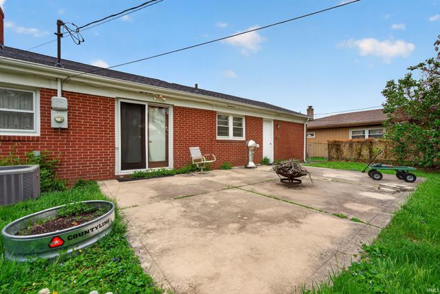 621 SOMERSET Drive, Kokomo, IN 46902
