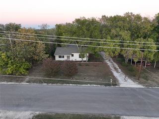 801 N Houston Street, Lorena, TX 76655